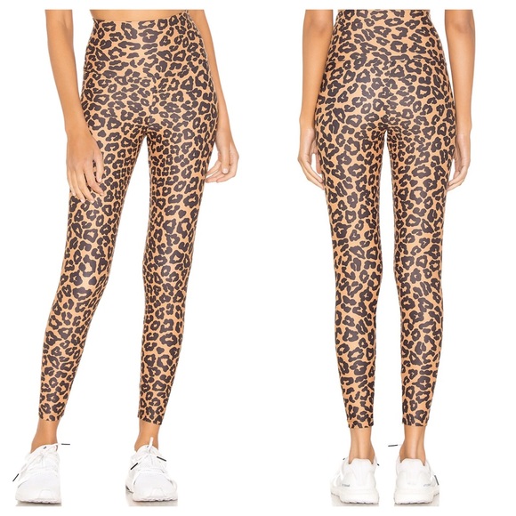 NEW Beach Riot Leopard Set: Twist Top + Piper Legging in Leopard - Picture 5 of 12